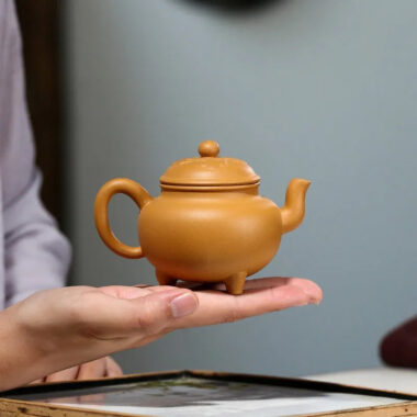 Yixing Zisha Teapot [Dabin Ruyi] (Huangjin Duan Ni – 160ml)