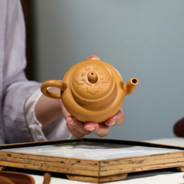 Yixing Zisha Teapot [Dabin Ruyi] (Huangjin Duan Ni – 160ml)
