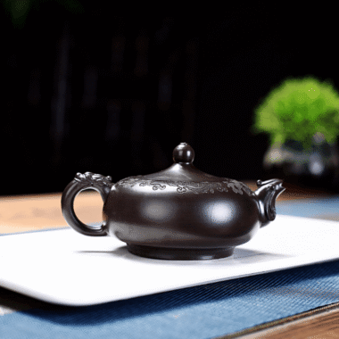 Yixing Zisha Teapot [Dancing Dragon] (Hei Ni – 220ml)