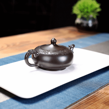 Yixing Zisha Teapot [Dancing Dragon] (Hei Ni – 220ml)