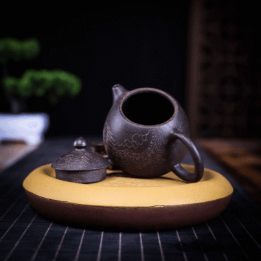 Yixing Zisha Teapot [Dragon Egg] (Hei Jin Sha – 170ml)