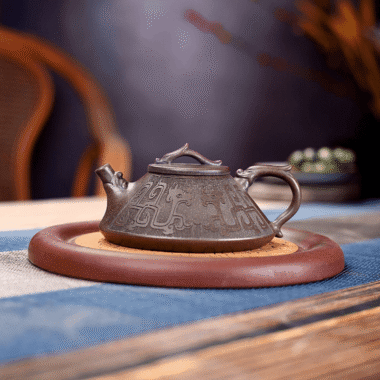 Yixing Zisha Teapot [Dragon Piao] (Gu Tong Ni – 170ml)