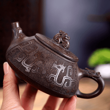 Yixing Zisha Teapot [Dragon Shi Piao] (Gu Tong Ni – 300ml)