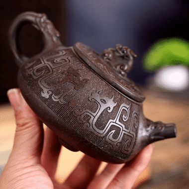 Yixing Zisha Teapot [Dragon Shi Piao] (Gu Tong Ni – 300ml)