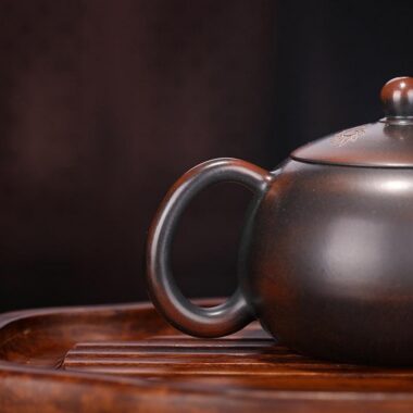 Yixing Zisha Teapot [Dragon Xishi] (Qinzhou Ni – 200ml)