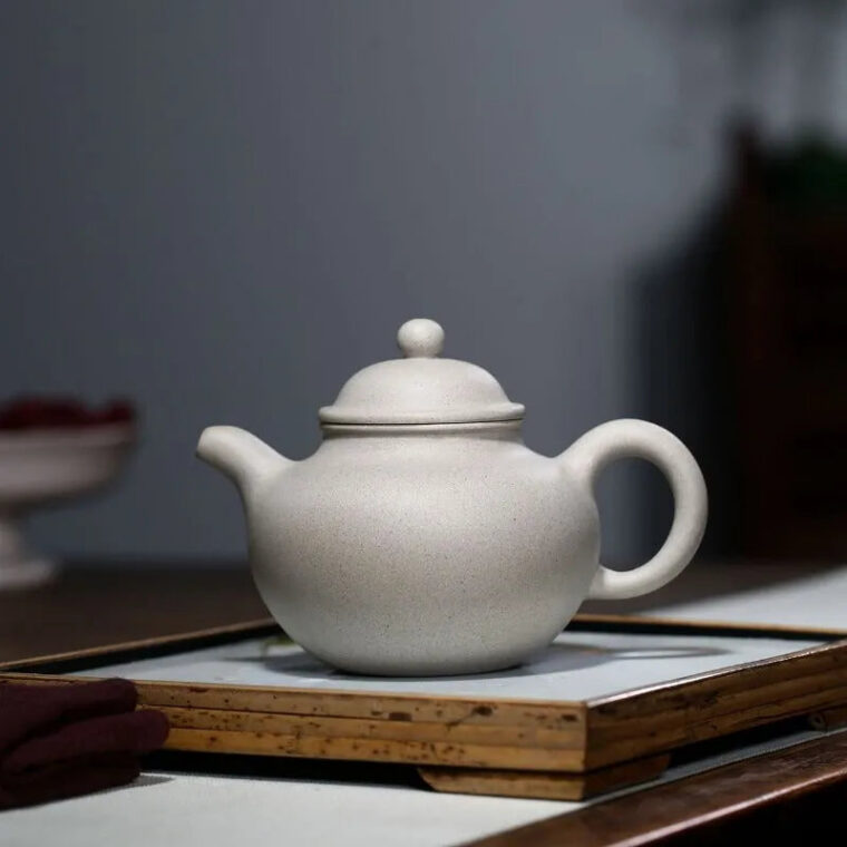 Yixing Zisha Teapot [Duo Qiu] (Bai Duan Ni – 320ml)