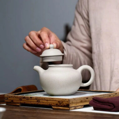 Yixing Zisha Teapot [Duo Qiu] (Bai Duan Ni – 320ml)
