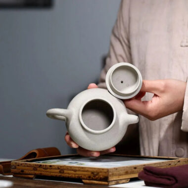 Yixing Zisha Teapot [Duo Qiu] (Bai Duan Ni – 320ml)