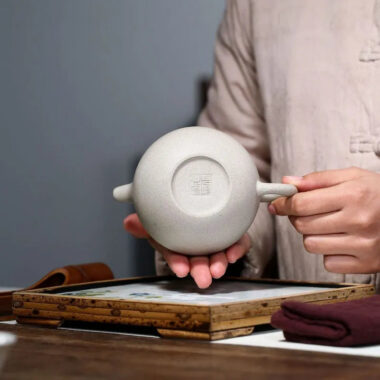 Yixing Zisha Teapot [Duo Qiu] (Bai Duan Ni – 320ml)