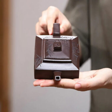 Yixing Zisha Teapot [Fangshan Yishi] (Zi Ni – 190ml)