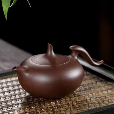Yixing Zisha Teapot [Feihong Pot] (Zi Ni – 260ml)