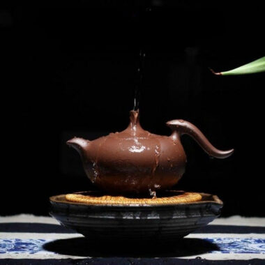 Yixing Zisha Teapot [Feihong Pot] (Zi Ni – 260ml)