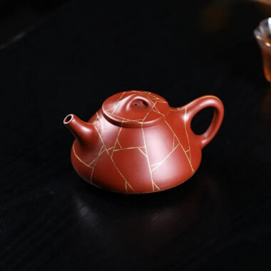 Yixing Zisha Teapot [Gold Line Shi Piao] (Dahongpao – 200ml)