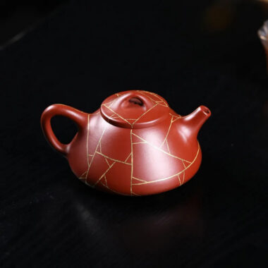 Yixing Zisha Teapot [Gold Line Shi Piao] (Dahongpao – 200ml)