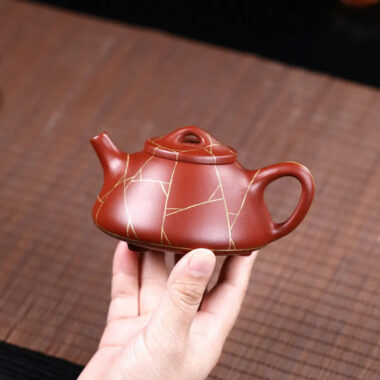 Yixing Zisha Teapot [Gold Line Shi Piao] (Dahongpao – 200ml)