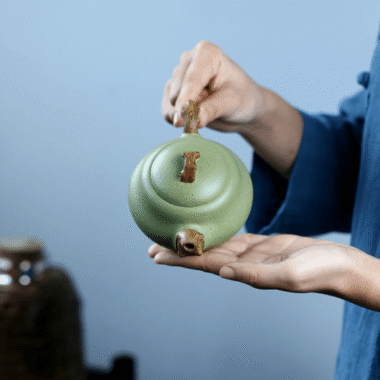 Yixing Zisha Teapot [Gourd] (Douqing Sha/Jiao Ni – 240ml)