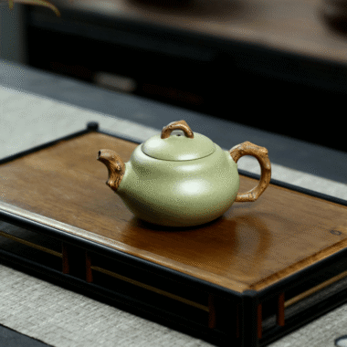 Yixing Zisha Teapot [Gourd] (Douqing Sha/Jiao Ni – 240ml)