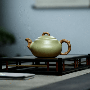 Yixing Zisha Teapot [Gourd] (Douqing Sha/Jiao Ni – 240ml)