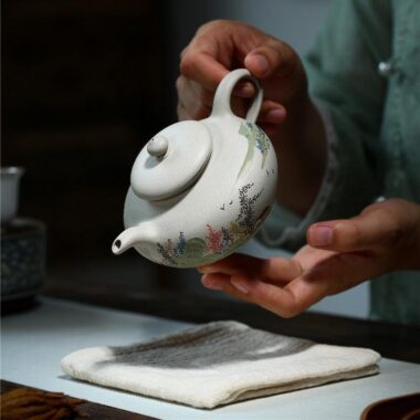 Yixing Zisha Teapot [Graceful] (Bai Duan Ni – 270ml)