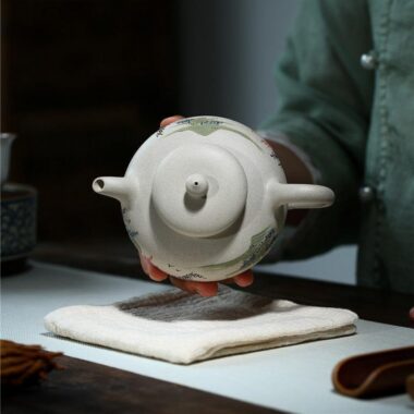 Yixing Zisha Teapot [Graceful] (Bai Duan Ni – 270ml)