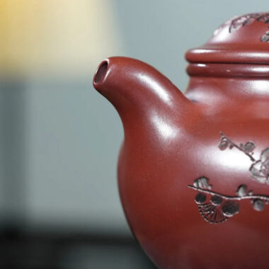 Yixing Zisha Teapot [Gu Yun Lotus Seed] (Long Xue Sha – 420ml)
