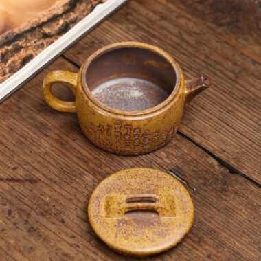 Yixing Zisha Teapot [Guan Canghai Hanwa] (High Temperature Duan Ni – 250ml)