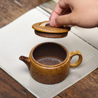 Yixing Zisha Teapot [Guan Canghai Hanwa] (High Temperature Duan Ni – 250ml)