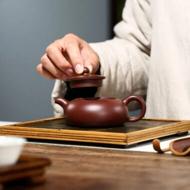 Yixing Zisha Teapot [Half Moon Pot] (Zi Zhu Ni – 150ml)