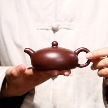 Yixing Zisha Teapot [Half Moon Pot] (Zi Zhu Ni – 150ml)