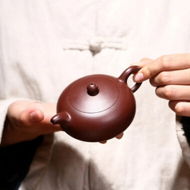 Yixing Zisha Teapot [Half Moon Pot] (Zi Zhu Ni – 150ml)