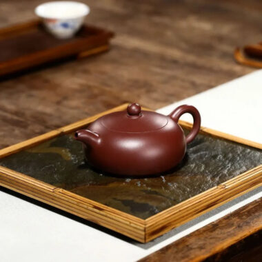 Yixing Zisha Teapot [Half Moon Pot] (Zi Zhu Ni – 150ml)