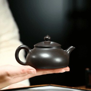 Yixing Zisha Teapot [Han Bian] (Hei Zhu Ni – 190ml)