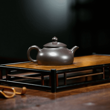 Yixing Zisha Teapot [Han Bian] (Hei Zhu Ni – 190ml)