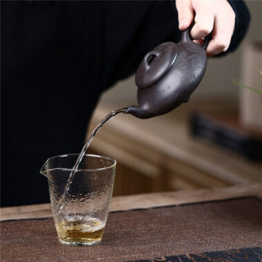 Yixing Zisha Teapot [Han Tang Shi Piao] (Hei Jin Sha – 200ml)
