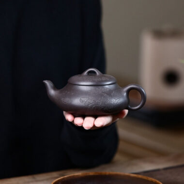 Yixing Zisha Teapot [Han Tang Shi Piao] (Hei Jin Sha – 200ml)
