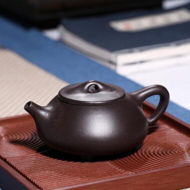 Yixing Zisha Teapot [Jingzhou Shi Piao] (Hei Jin Sha/Dahongpao – 240/210ml)