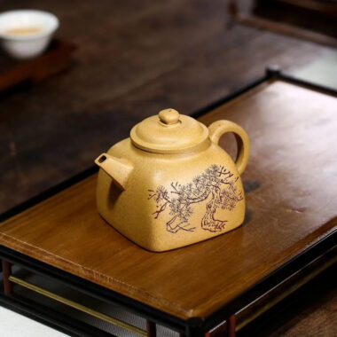 Yixing Zisha Teapot [Jinsong Tanran] (Huang Duan Ni – 260ml)