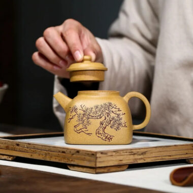 Yixing Zisha Teapot [Jinsong Tanran] (Huang Duan Ni – 260ml)