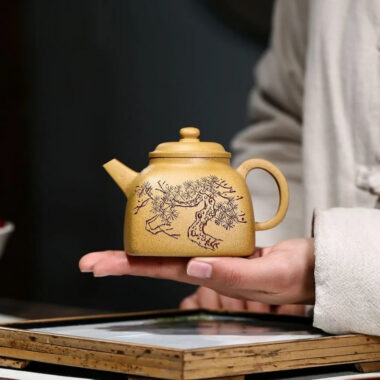 Yixing Zisha Teapot [Jinsong Tanran] (Huang Duan Ni – 260ml)