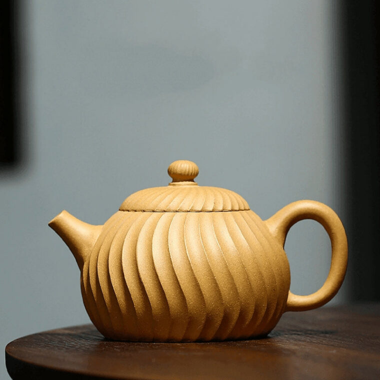 Yixing Zisha Teapot [Jinwen Wendan] (Huangjin Duan Ni – 230ml)