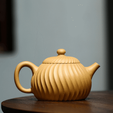 Yixing Zisha Teapot [Jinwen Wendan] (Huangjin Duan Ni – 230ml)