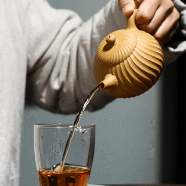 Yixing Zisha Teapot [Jinwen Wendan] (Huangjin Duan Ni – 230ml)