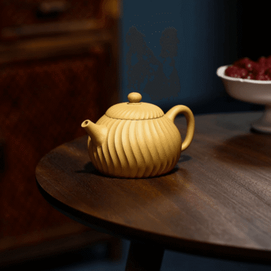 Yixing Zisha Teapot [Jinwen Wendan] (Huangjin Duan Ni – 230ml)
