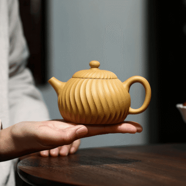 Yixing Zisha Teapot [Jinwen Wendan] (Huangjin Duan Ni – 230ml)