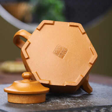 Yixing Zisha Teapot [Liufang Gu Ting] (Jiang Po Ni  – 280ml)