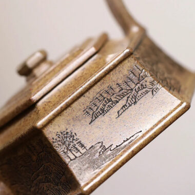 Yixing Zisha Teapot [Liufang Jushi] (Cheng Xiang Ni – 260ml)