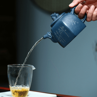 Yixing Zisha Teapot [Liufang Shenyun] (Tian Qing Ni – 320ml)