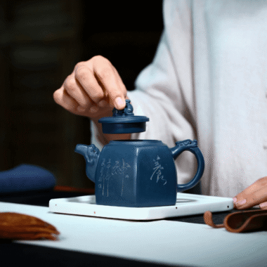 Yixing Zisha Teapot [Liufang Shenyun] (Tian Qing Ni – 320ml)