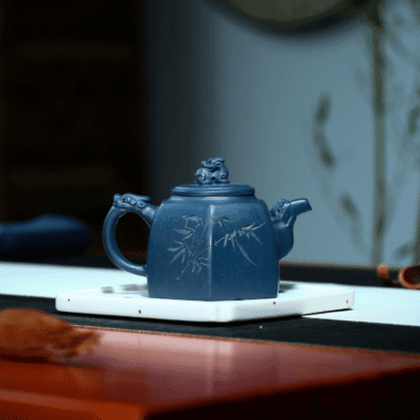 Yixing Zisha Teapot [Liufang Shenyun] (Tian Qing Ni – 320ml)