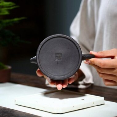 Yixing Zisha Teapot [Long Ting] (Wujin Ni – 225ml)